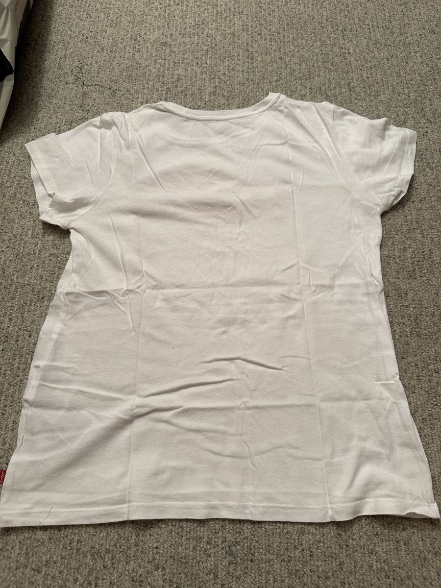 Levi's T-shirt: LEVI’S T-SHIRT – Usato da Richterswil venduto da Tamtamgirl2 1