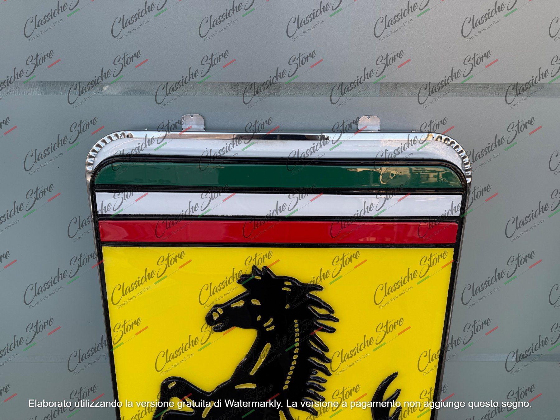 Lampade: Insegna Ferrari – Usato da san giovanni teatino venduto da difulvioracing 3
