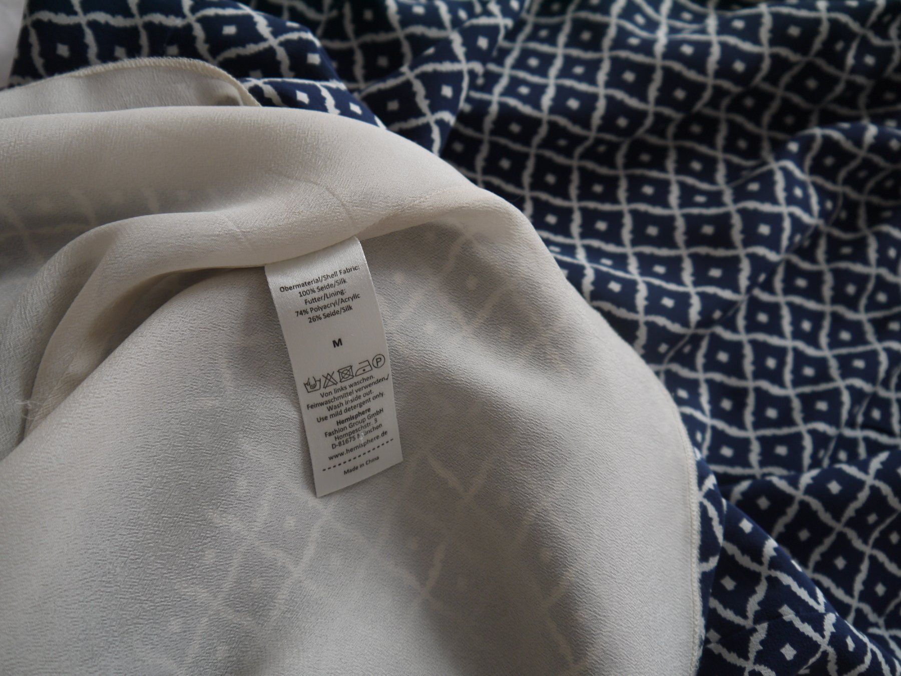 Hemisphere Vestiti: Hemisphere Kleid aus 100% Seide / Gr.M – Usato da Hagendorn venduto da Blaf 3