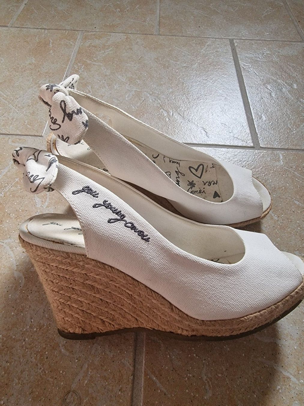 Scarpe da donna: Weiße Plateau Keil Sandalen – Usato da Zürich venduto da Abaton0 1