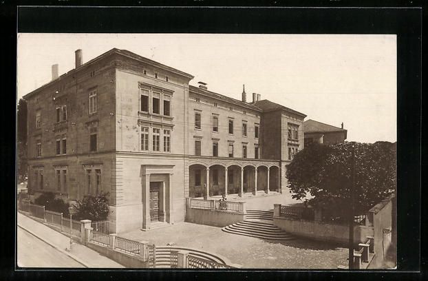 Cartoline postali: Neuchâtel, Ecole de commerce de jeunes  – Usato da Berlin venduto da bartko-reher