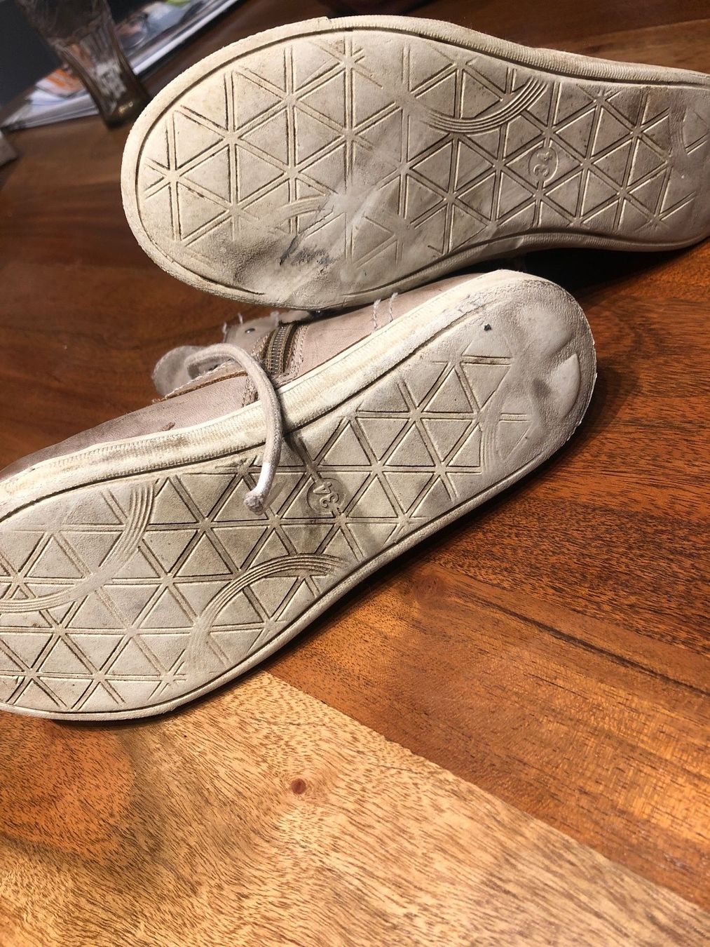 Scarpe per ragazze: Warme Winterschuhe Gr. 34 Beige mit Fellfutter – Usato da Andwil SG venduto da schmei 1