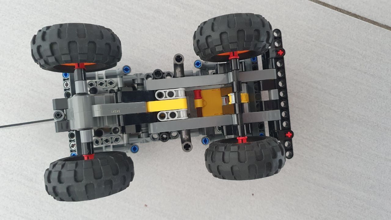 Lego Giocattoli: Lego Technic Monstertruck 42119 – Usato da Volketswil venduto da kat_jj9c 4