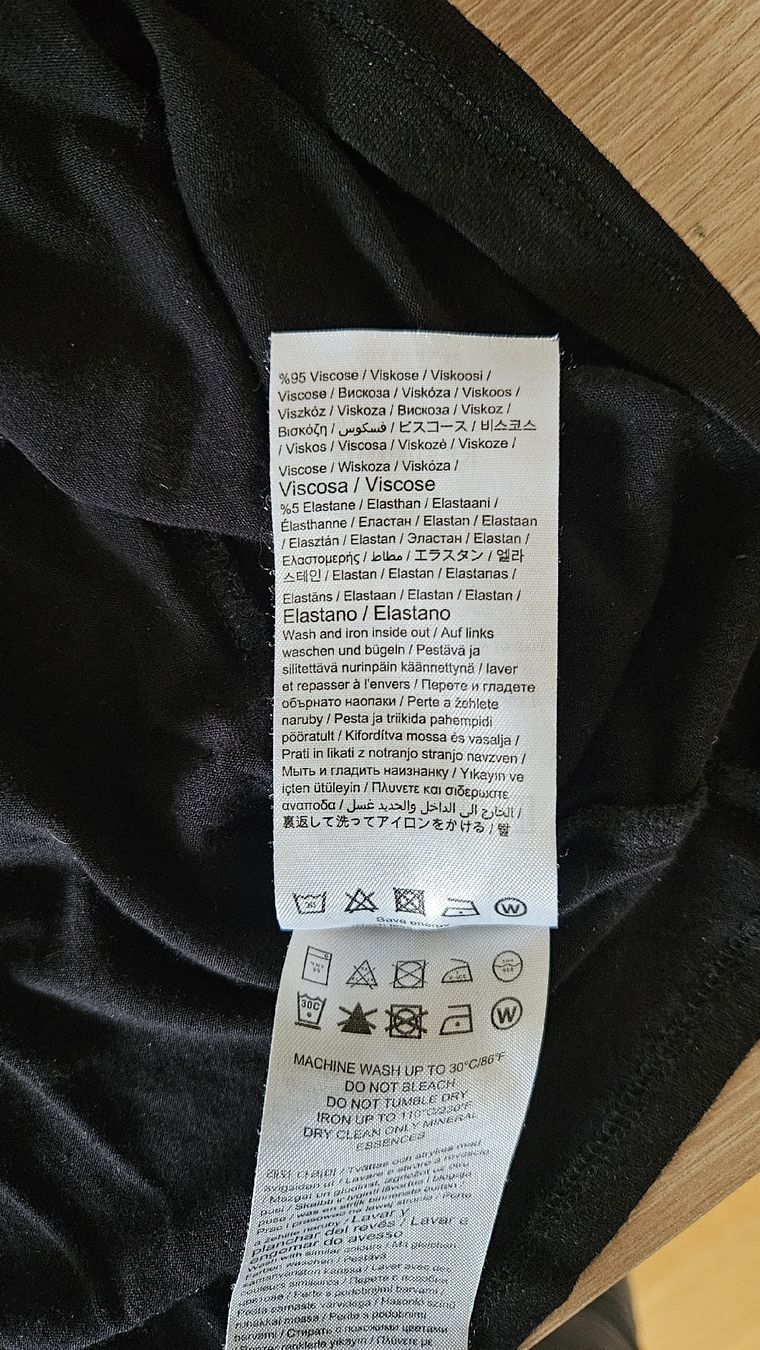 Top: Schwarzes Top - Gina Tricot Gr. S – Usato da Wetzikon ZH venduto da ELIVNE 2