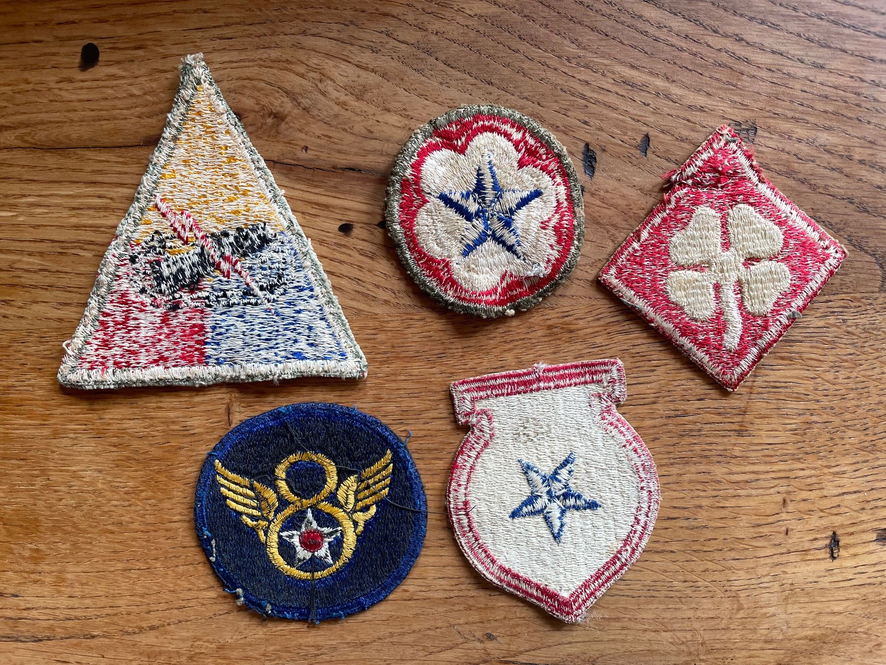 Schweizer Armee Toppe: Lot de badges originaux US WW2 – Usato da Oberbütschel venduto da Woodie2005 1