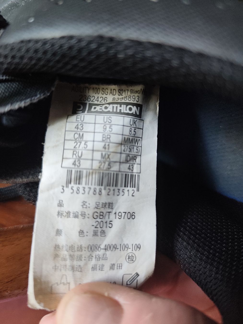 Scarpe da uomo: Due paia di scarpe uomo calcetto e/o rugby con caschetto – Usato da Grono venduto da sab_f6hs 3