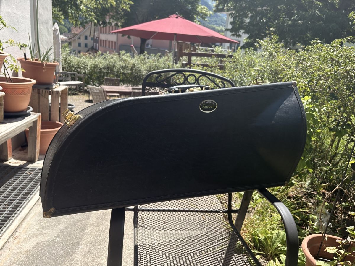 Strumenti musicali: Edwards Bassposaune Koffer – Usato da Sarnen venduto da m_comeaux