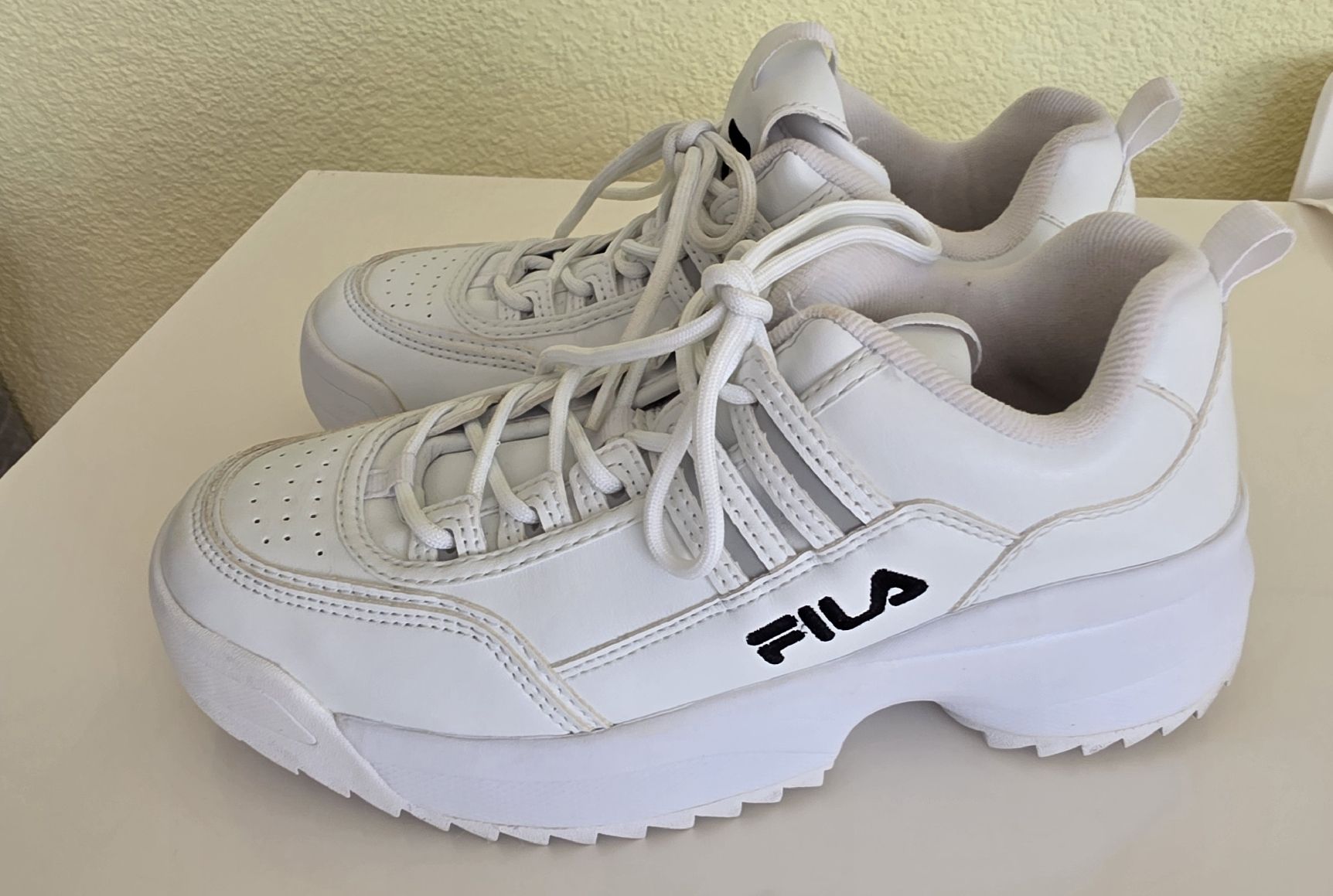 Fila Scarpe da donna: Fila Turnschuhe weiss Grösse 40 – Nuovo (secondo la descrizione) da Aarau venduto da Mery6