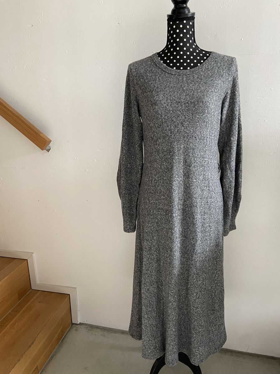 Kleider: Neues Kleid grau mit Gürtel – Neu (gemäss Beschreibung) aus Zürich von Eves.vintage.element