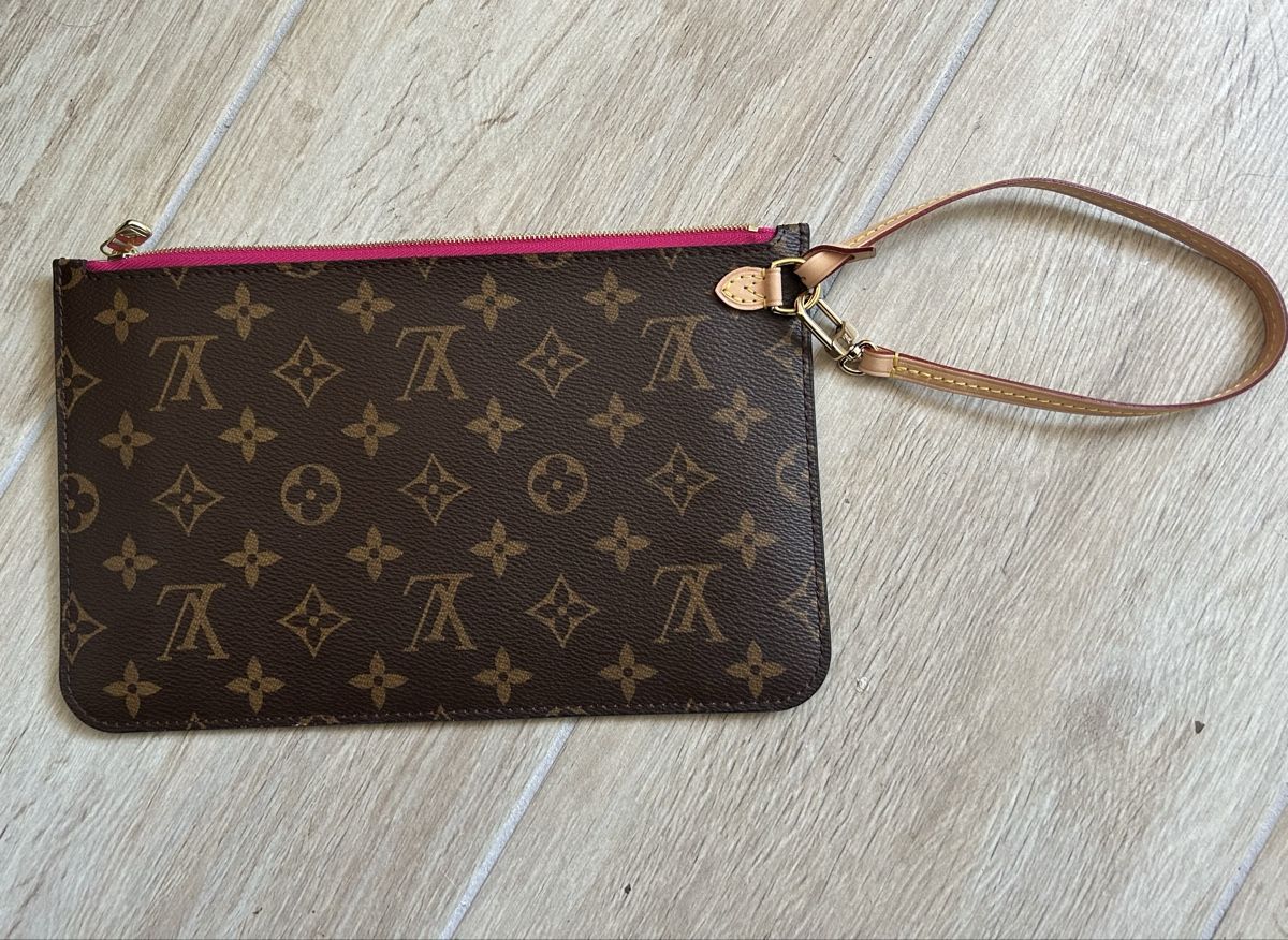 Louis Vuitton Custodie per cosmetici: Pochette LV Monogramm – Nuovo (secondo la descrizione) da Pregassona venduto da Kyttina 2