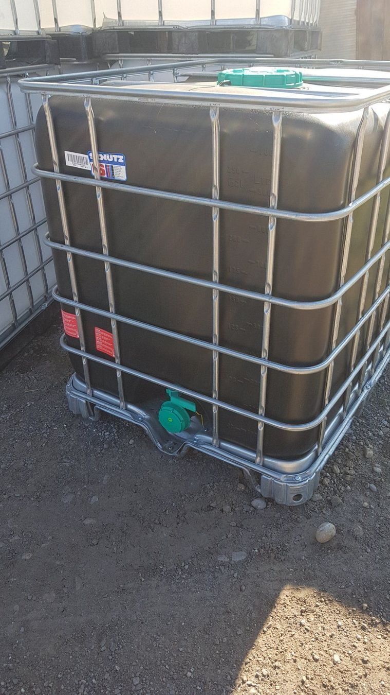 Abbeveratoi e trogoli: Wassertank IBC Schwarz  1000 li – Usato da Neuenegg venduto da Seppi18