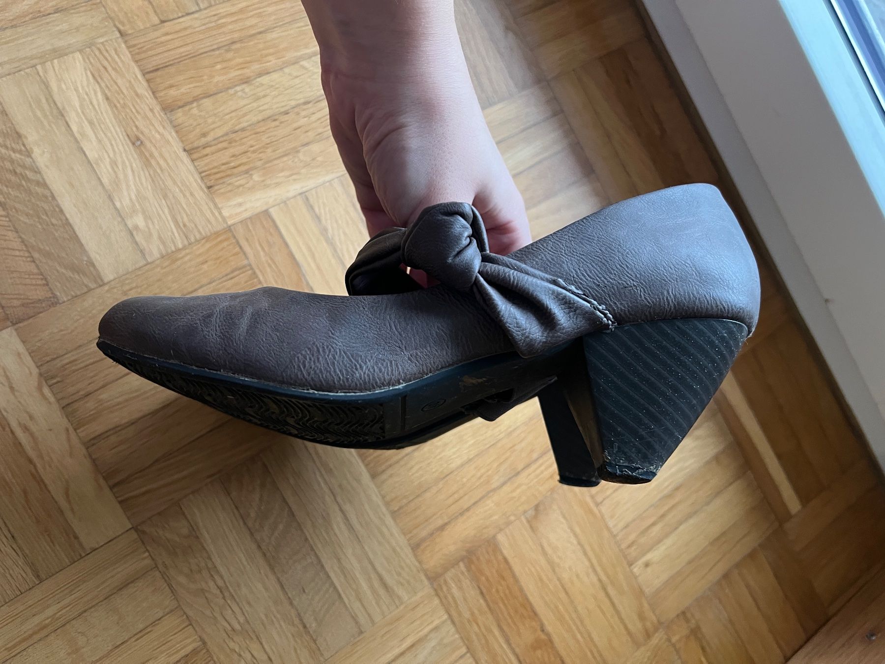 Damenschuhe: KARMIL Damen pumps 40 – Gebraucht aus Horgen von linuxrp 2