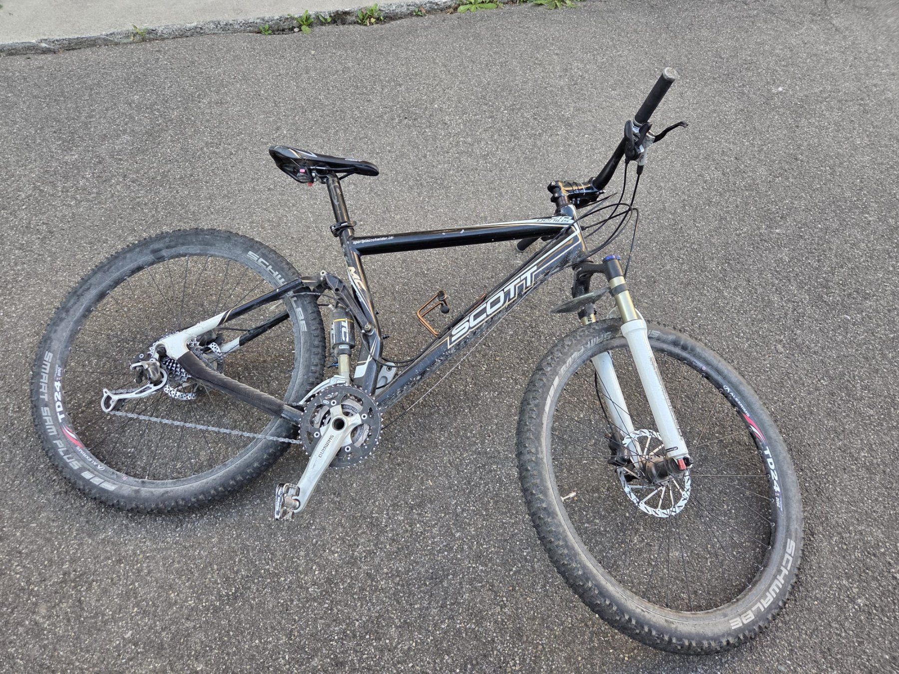 Scott Velos: Mountainbike Scott Genius schwarz – Defekt aus Zürich von luc_5nvt