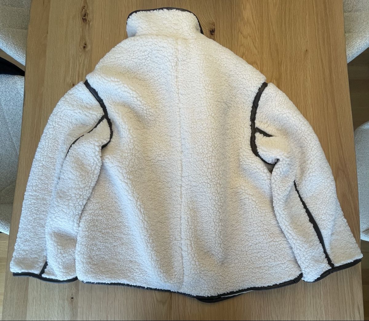 H&M Giacche: H&M Teddyfleece-Jacke weiss – Usato da Wädenswil venduto da Cloode_ 1