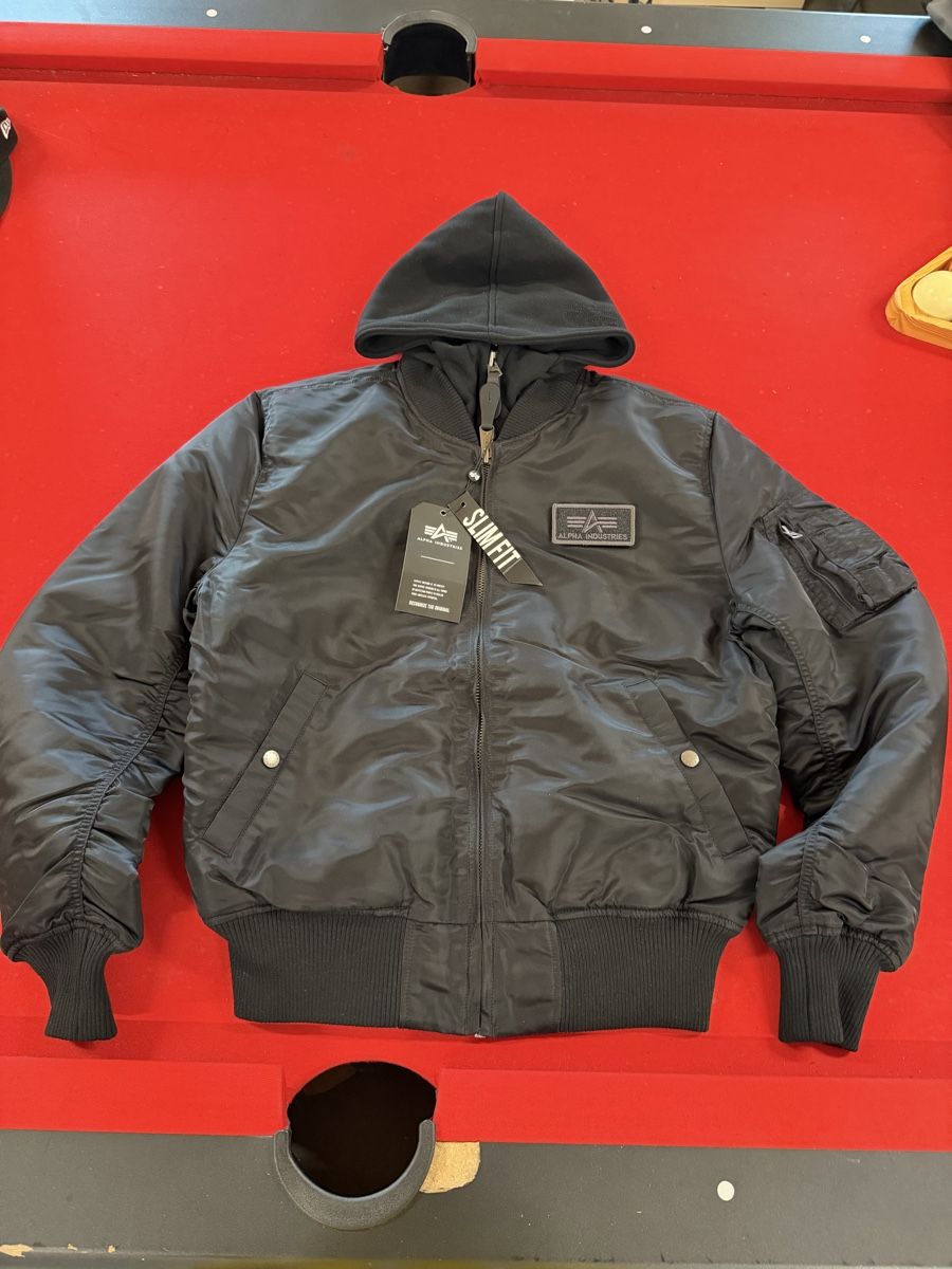 Alpha Industries Vestes: Alpha Industries Bomberjacke  – Neuf avec emballage d'origine à Mels par man_25jx