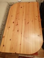 Schöner Couchtisch/Salontisch aus Massivholz (Kiefer/Fichte)