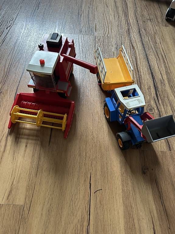 Playmobil Giocattoli: Playmobil Bauernhof: Mähdrescher & Traktor – Usato da Bachs venduto da jok_8p6r