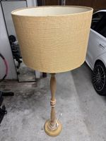 Stehlampe Holz mit Lampenschirm Beige guter Zustand