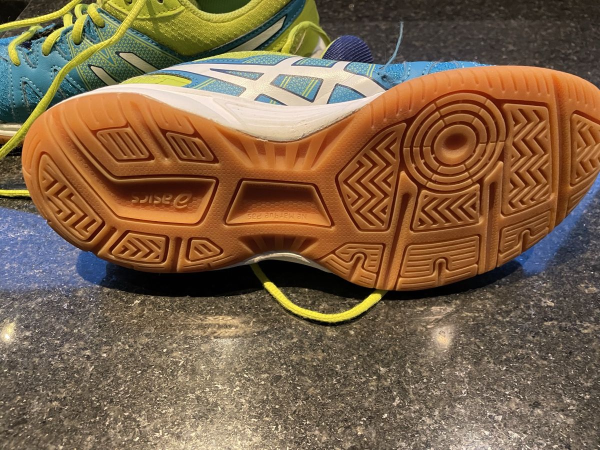 Asics Chaussures hommes: Asics Hallenturnschuh – D'occasion à Balgach par sei_s6d7 4