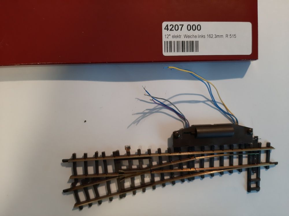 Bemo Modelleisenbahnen: Bemo H0m 4207 000 elektrische Weiche links 12° – Gebraucht aus Thun von Schwarzsee48