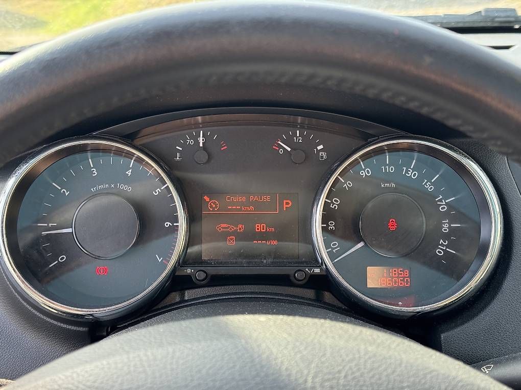 Automobili: Peugeot 5008 1.6i – Usato da Agno venduto da jonnyautosagl 9