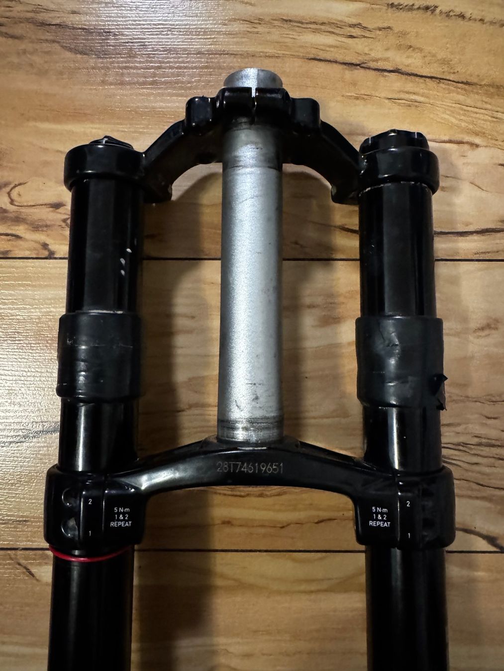 Rockshox Pezzi di ricambio: Federgabel Rock Shox Boxxer DH Schwarz – Usato da Aarau venduto da acgz 4