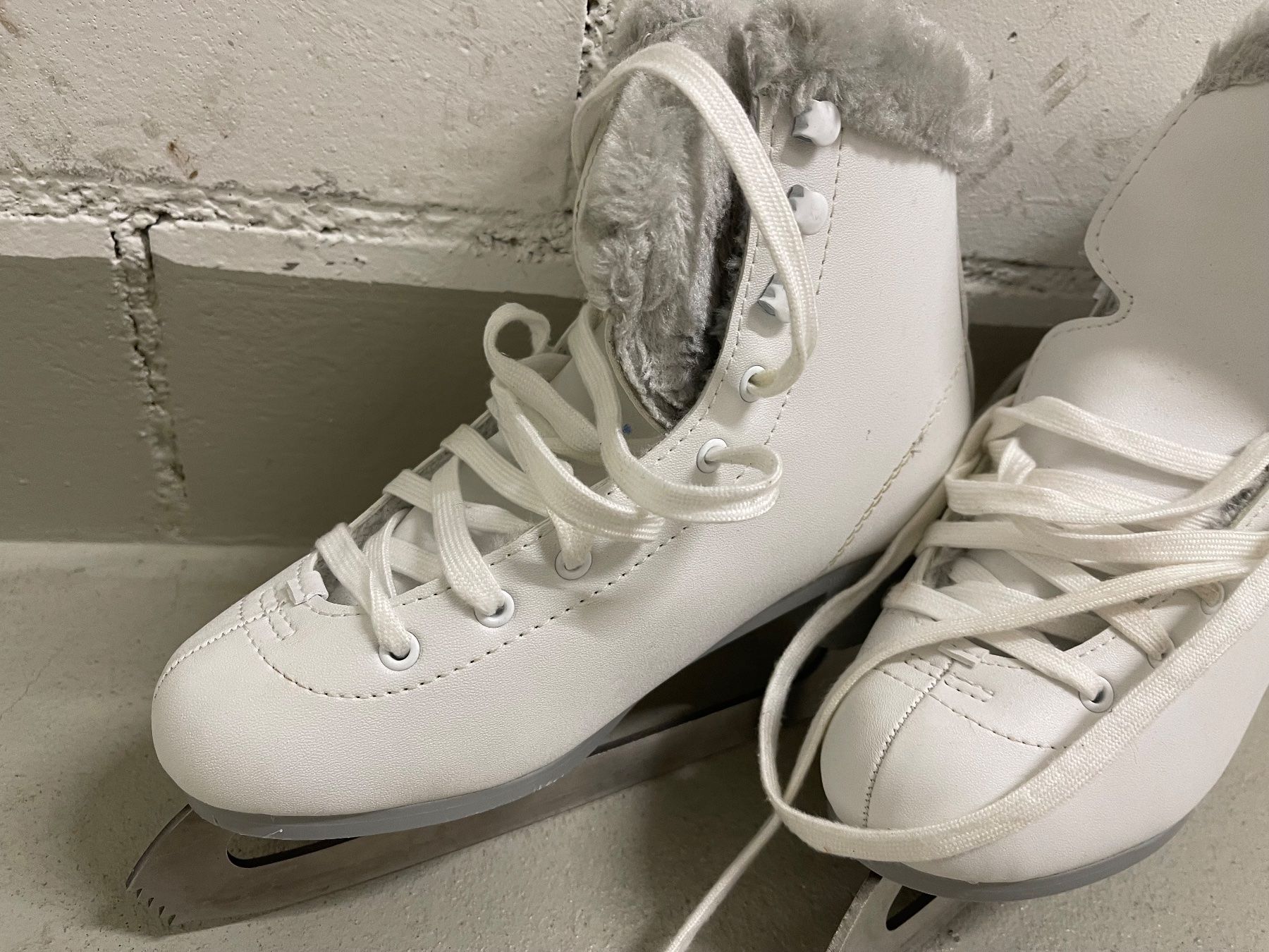 Decathlon Pattini da ghiaccio: Schlittschuhe Damen 37 – Usato da Wilen b. Wollerau venduto da Marvinh2g2 2