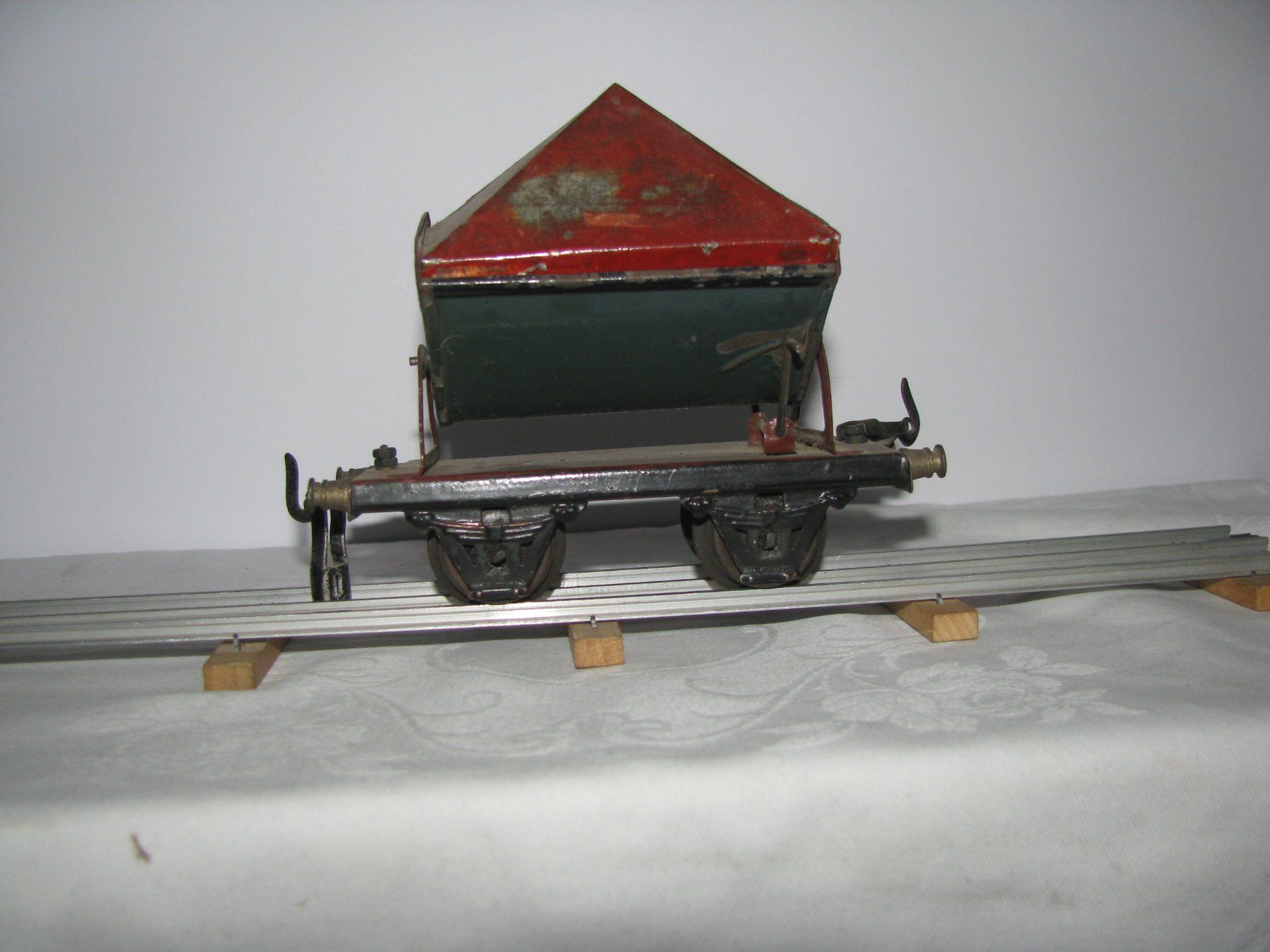 Märklin Modelleisenbahnen: Märklin - Kipplore aus Metall, Spur 0 – Gebraucht aus Kloten von