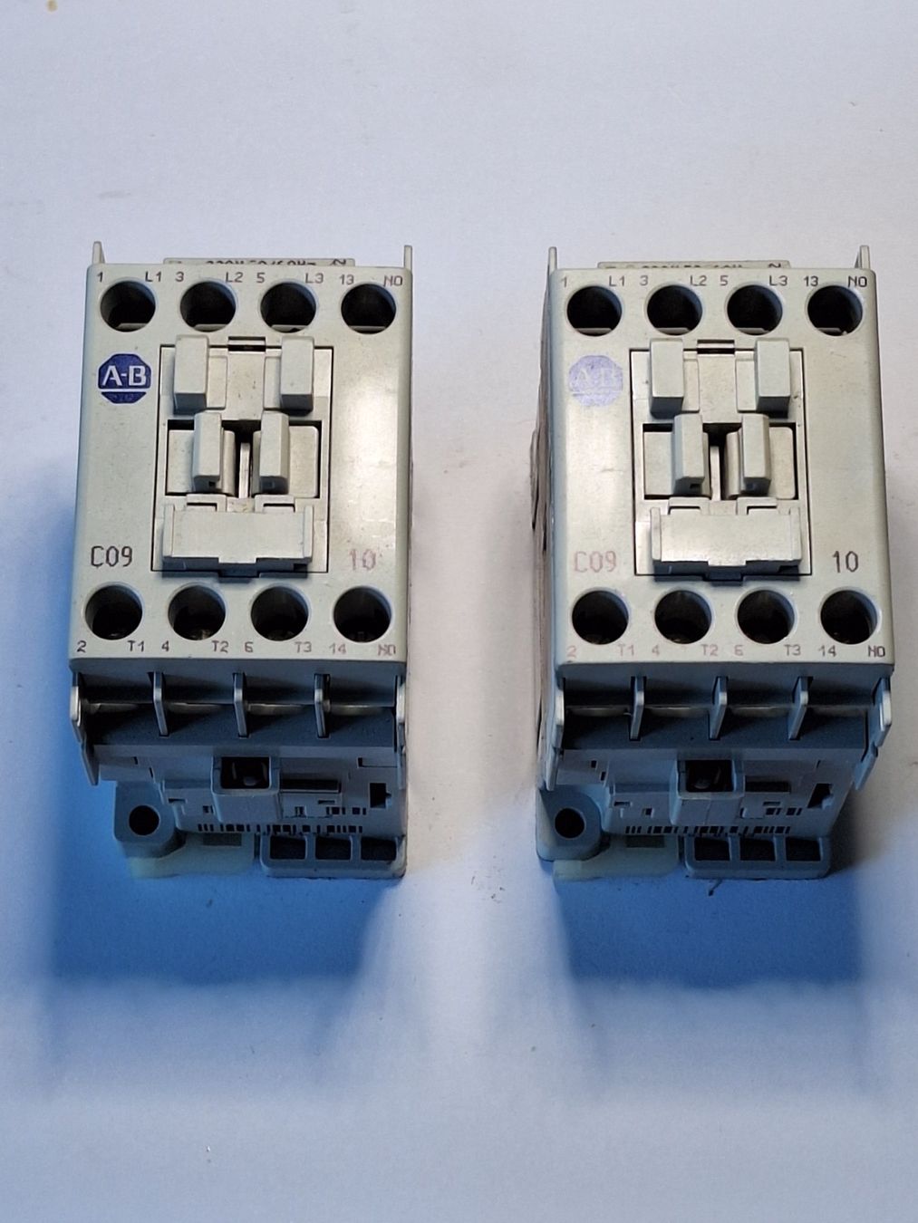 Componenti elettronici: Schütz Allen-Bradley – Nuovo (secondo la descrizione) da Schwarzenburg venduto da Elena_91