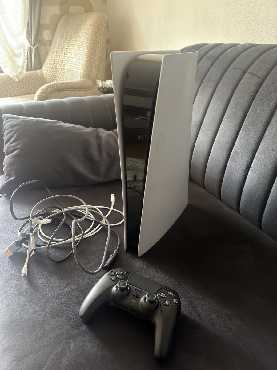 Sony Console: Ps5 digital – Usato da Dietikon venduto da una_y6wy