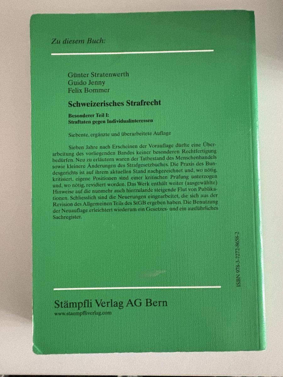 Livres: Schweizer Strafrecht  – D'occasion à Bern par anni2213 1