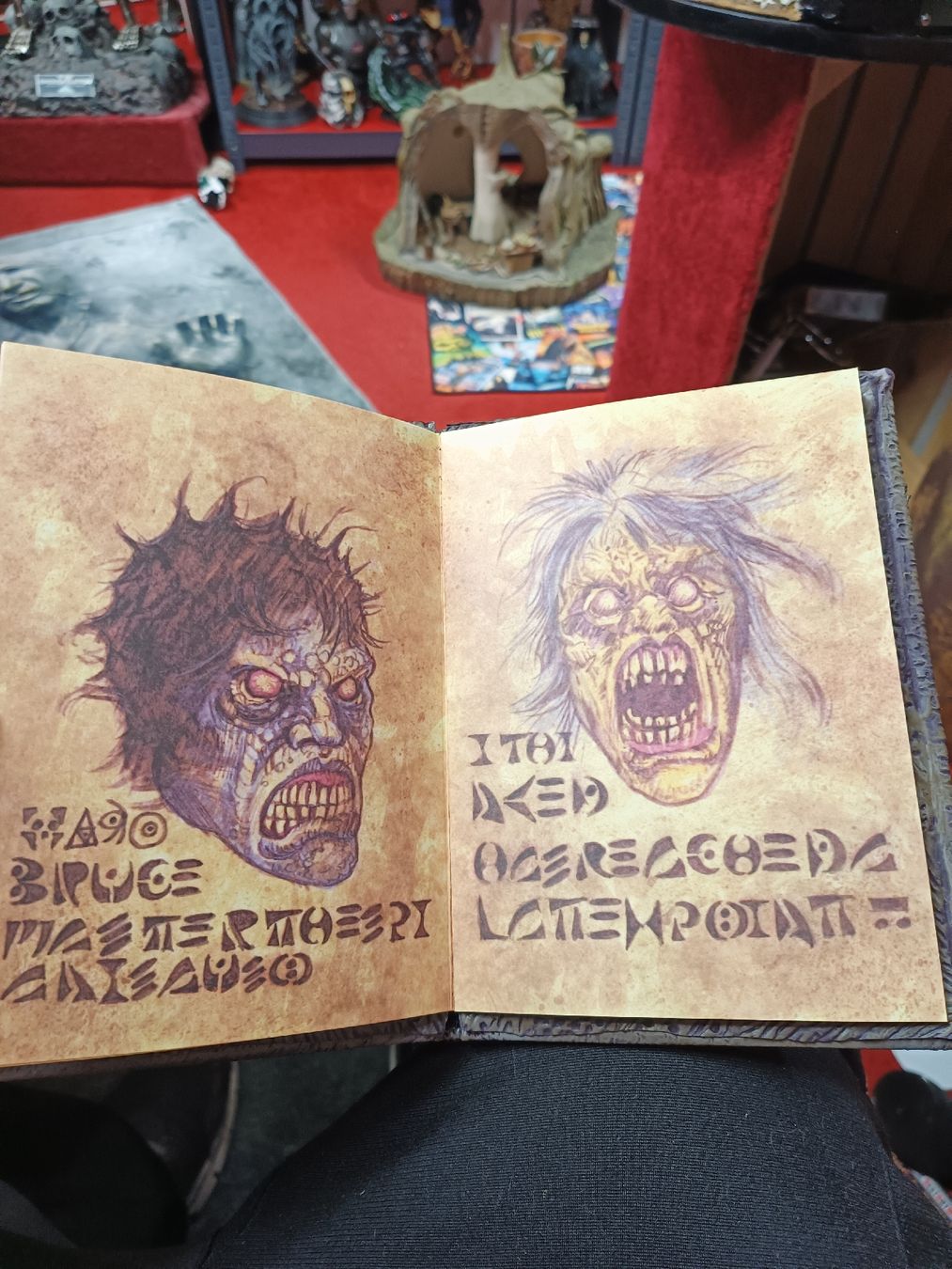 Tutti i DVDs: DVD Evil Dead II Necronomicon Variante – Usato da Schüpfen venduto da jedi75 2