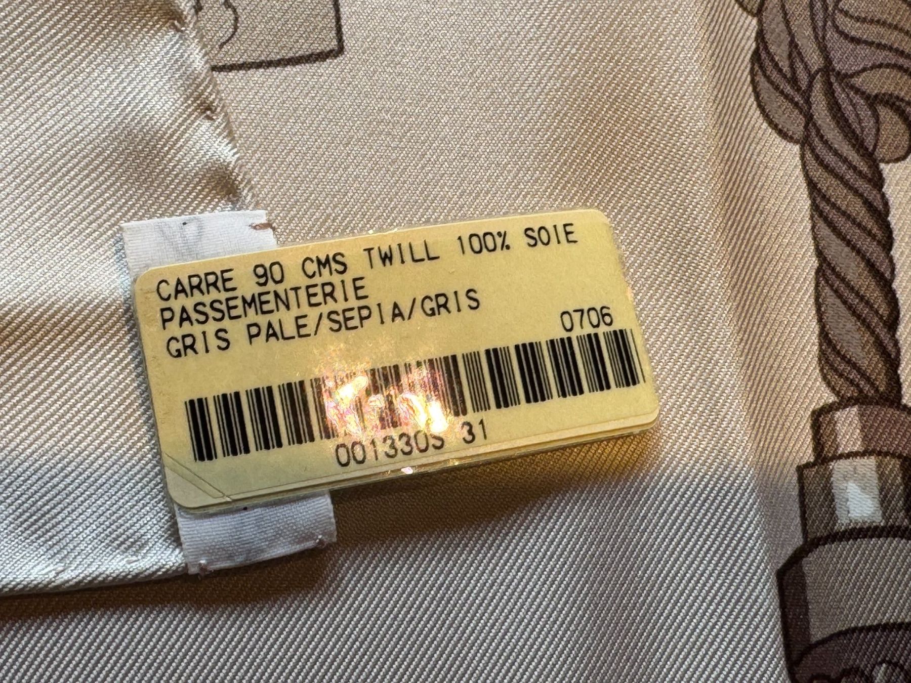 Hermès Foulards, Tücher & Schals: HERMÈS, a silk scarf, "Passmenterie" 1970s. – Neu (gemäss Beschreibung) aus Grund b. Gstaad von ReLuxe 5