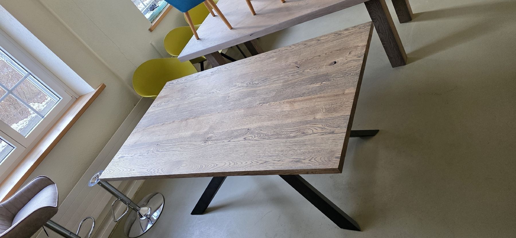 Tables: Tisch neu Massiv – Neuf avec emballage d'origine à Lützelflüh-Goldb par Rampenverkauf_72_ 7
