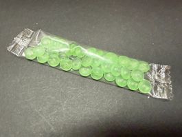 Uranglas Perlen 8 x 3 mm mit Loch, 1 Pack mit ca. 35 Perlen