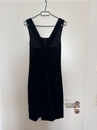 Kleid Samt schwarz Grösse 38 neuwertig