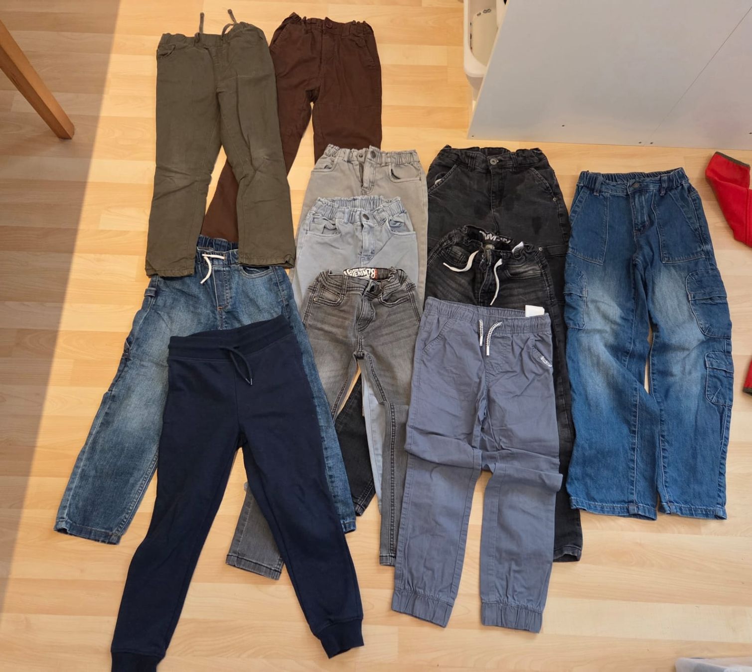 Lotti & Set di vestiti: Kinderkleider Paket Jungs Gr. 122/128  – Usato da Othmarsingen venduto da Lothm 1