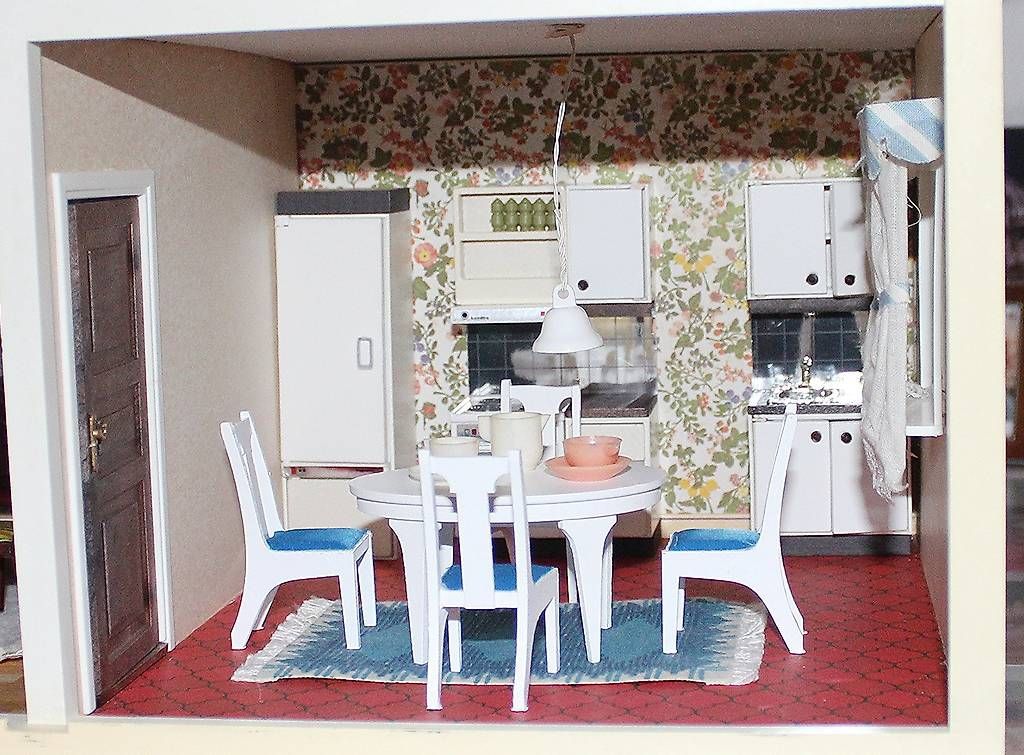 Puppenhäuser & -möbel: Puppenhaus – Gebraucht aus Biel/Bienne von Ulmabi 2