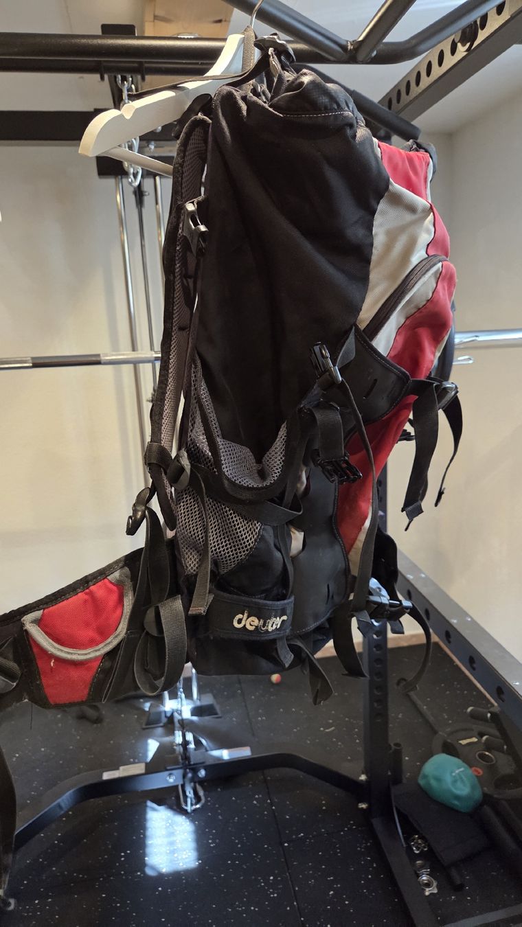 Sacs à dos: Ski Backpack Deuter Red Black Grey Used – D'occasion à Hägglingen par L_Andersson 1