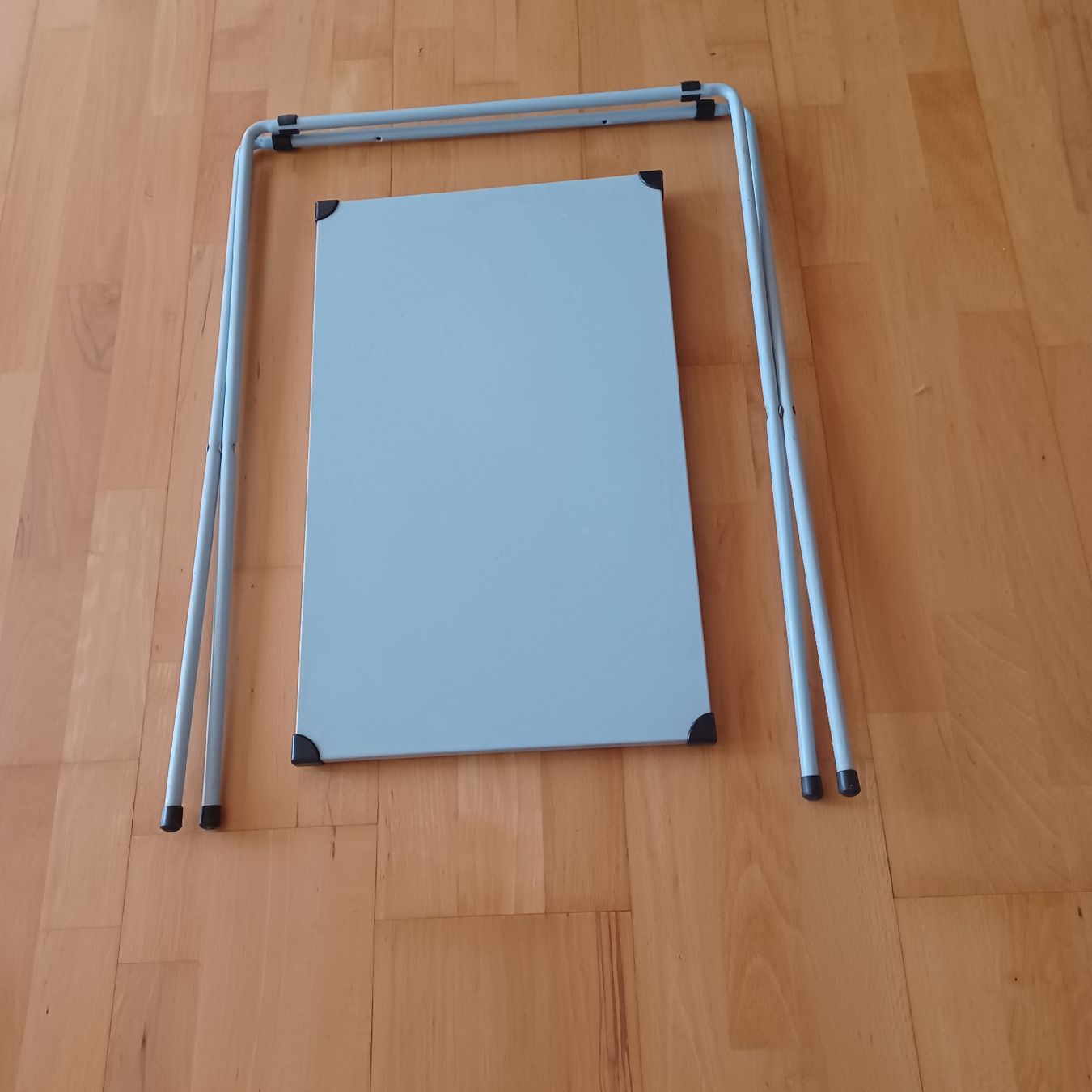 Tables: Beistelltisch , Campingtisch , Balkontisch – D'occasion à Waldkirch par Fantasia-101 1