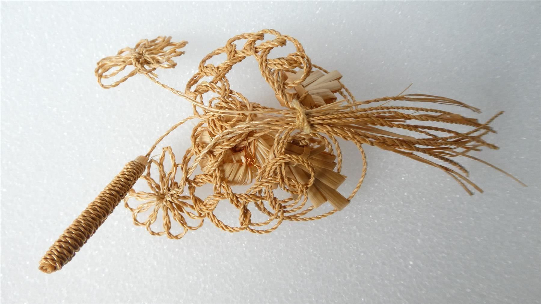 Futter: Strohkunst Stroblume Gras Bast Pferd – Gebraucht aus Frauenfeld von ZAZ12 2