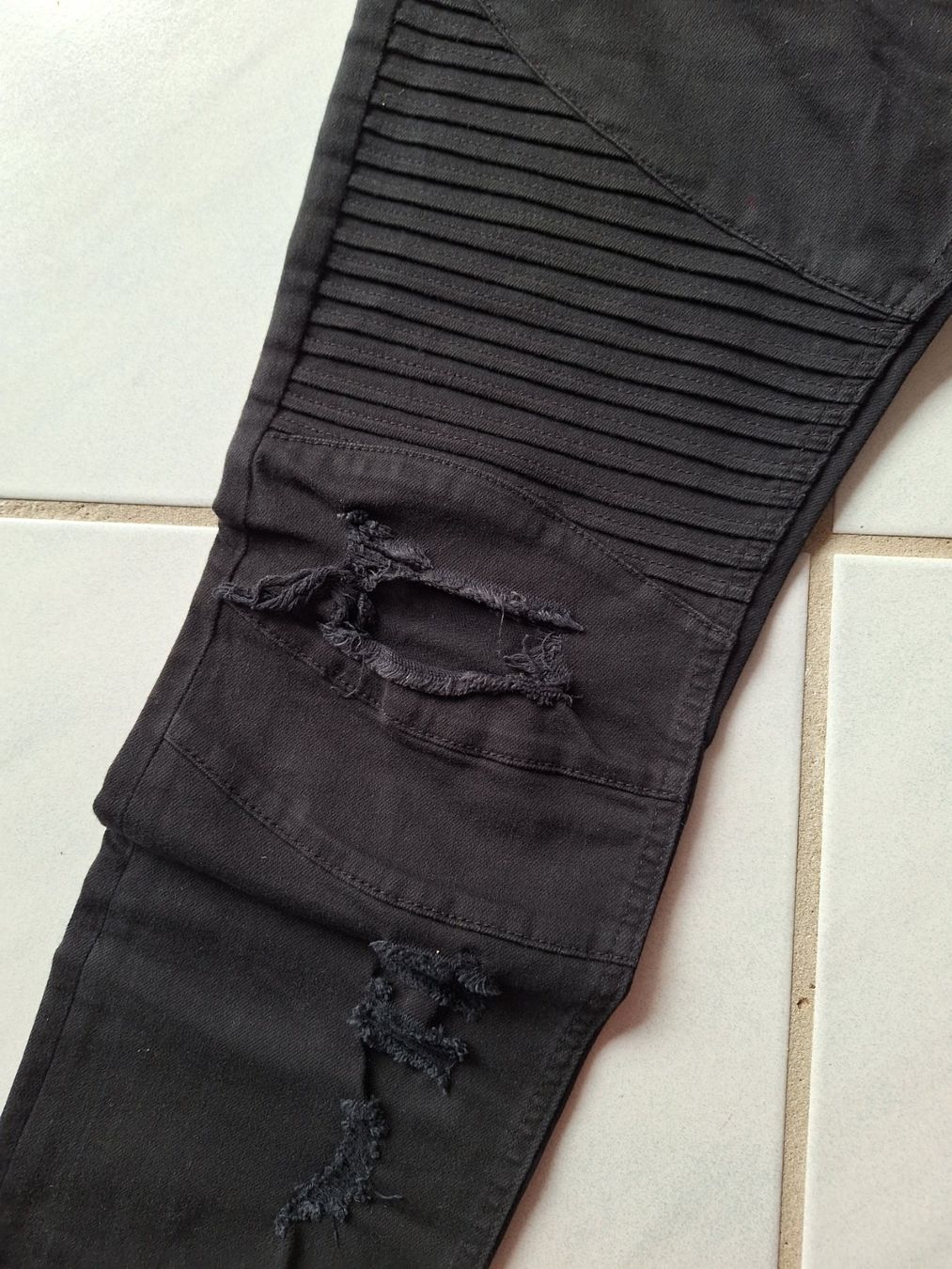 H&M Pantaloni: Skinny Hose, H&M, Gr. 33 – Usato da Eiken venduto da Lashar 1