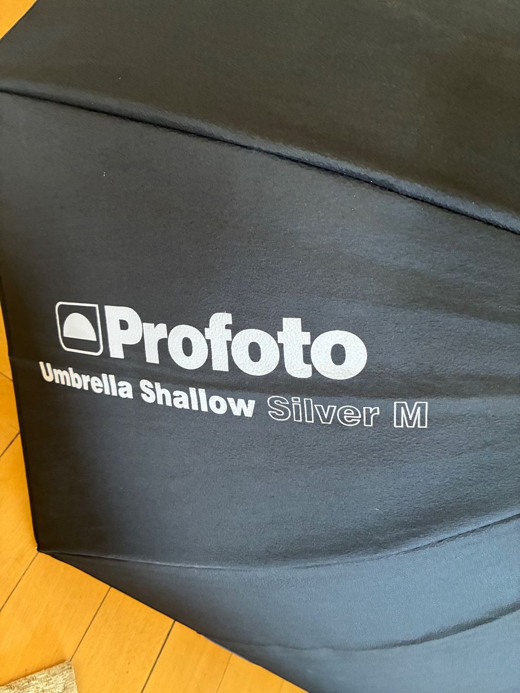 Duftöldiffusoren: Profoto Umbrella Shallow Silver M – Gebraucht aus Fribourg von waves55 2