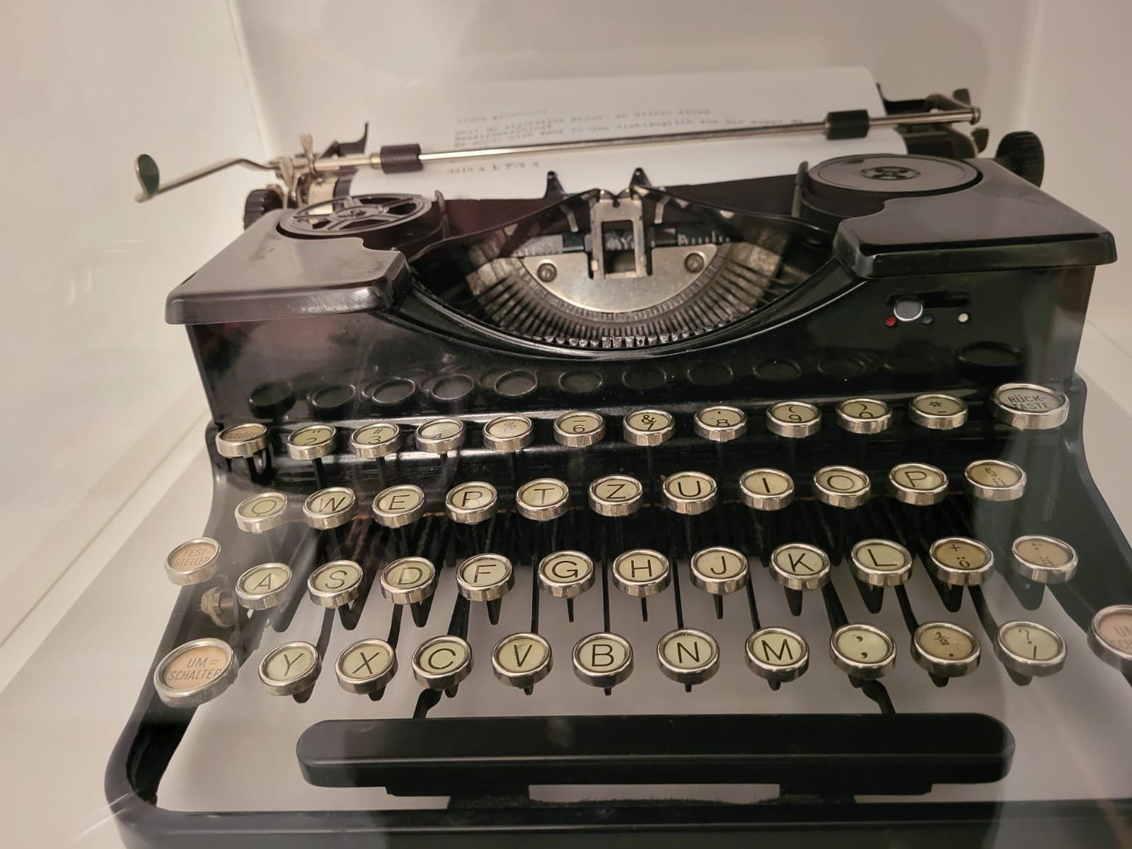 Macchine da scrivere: Schreibmaschine Royal - Vintage – Usato da Teufen AR venduto da Alex2380 2