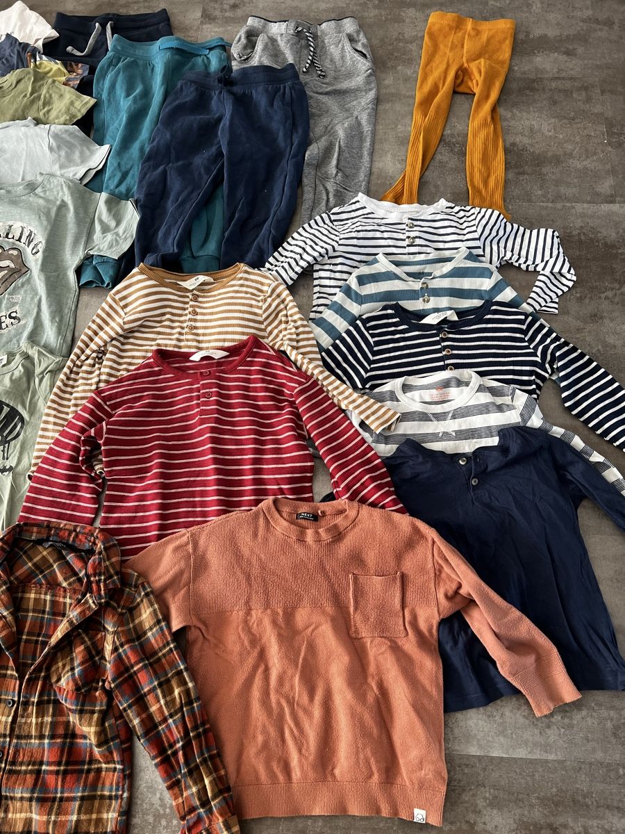 Lotti & Set di vestiti: 47-teiliges Packet in 110 – Usato da Witterswil venduto da pinkomania 1