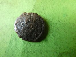 uralte   Bronzemünze    15 mm  1.81 g