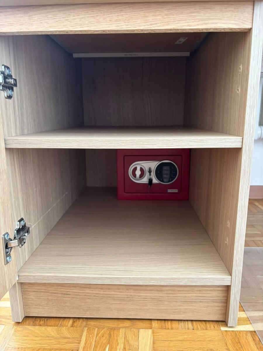 Ikea Bureaux: MALM Schreibtisch Ikea – D'occasion à Eschen par ele_t696 2