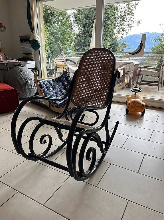 Chaises: Chaise a bascule – D'occasion à Chardonne par van_l9vg 1