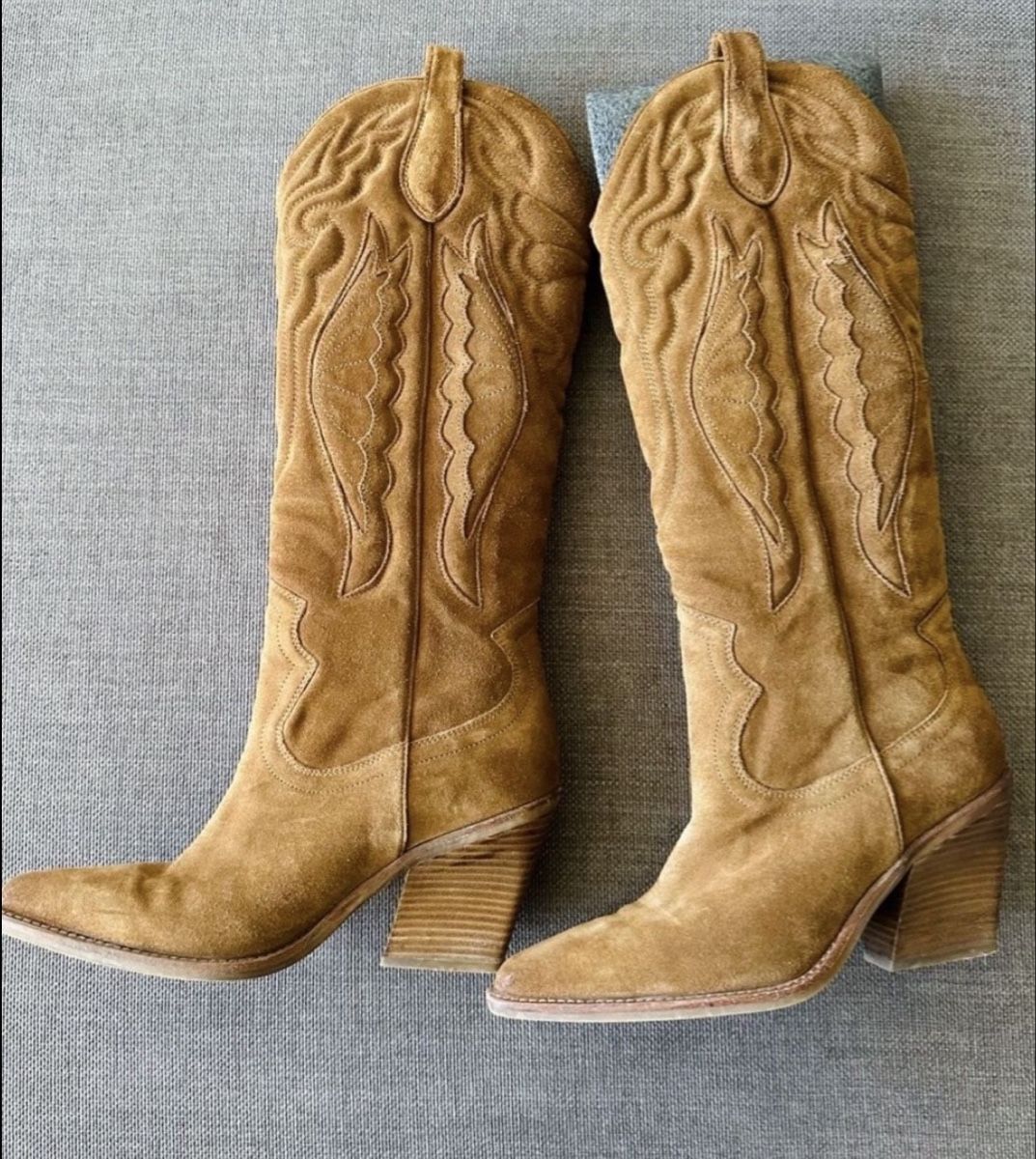 Scarpe per cavalli: Suede cowboy boots tan size 41 – Usato da Vevey venduto da ledidream 1