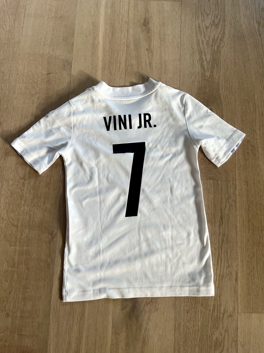 Real Madrid Scarpe, pantaloni & magliette da ginnastica: Original Real Madrid Trikot – Usato da Embrach venduto da mabrielle 1
